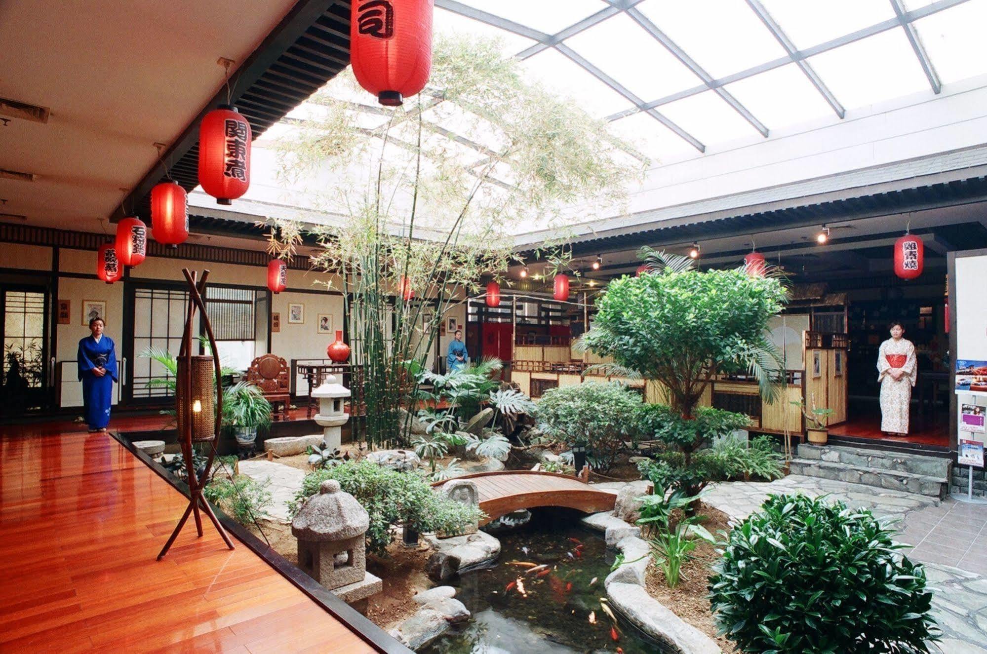 アジア ホテル ヤンタイ 煙台市 エクステリア 写真
